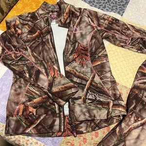 Womens camo hunting outfit